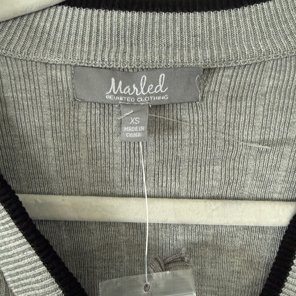 Marled Gray Knit Cardigan with Black Trim - Picture 3 of 8